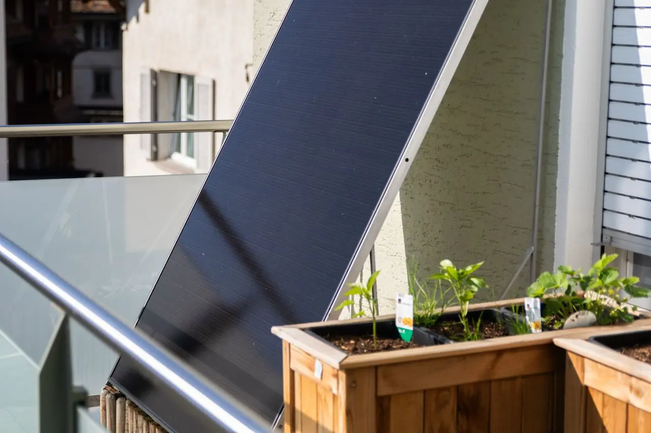 Balkonkraftwerk in der Schweiz – Ausgangspunkt für Solar-Bitcoin-Mining